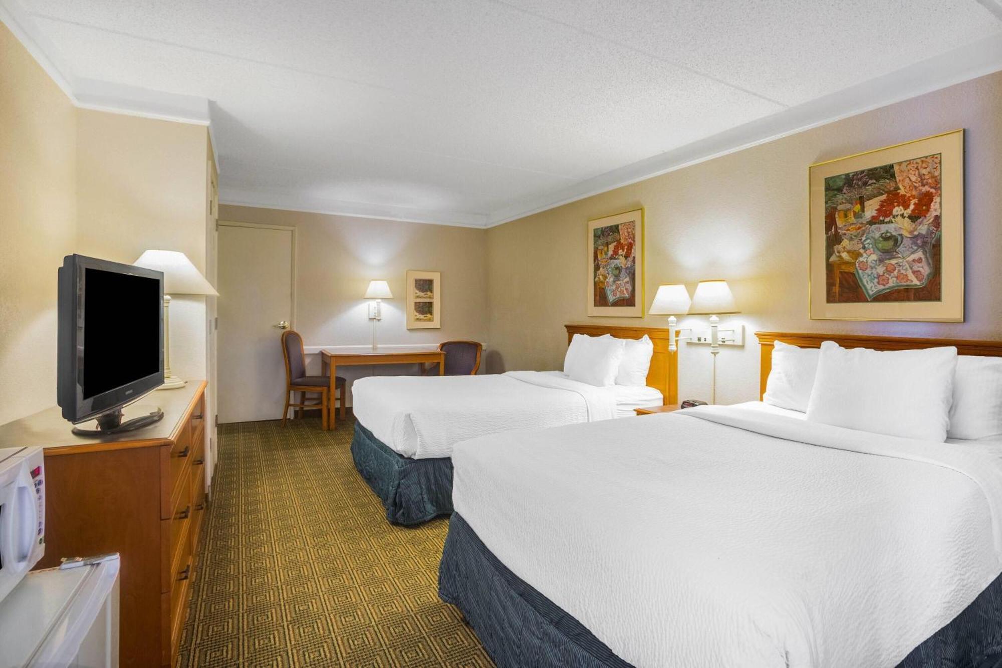 Super 8 By Wyndham Eagle Pass Otel Dış mekan fotoğraf